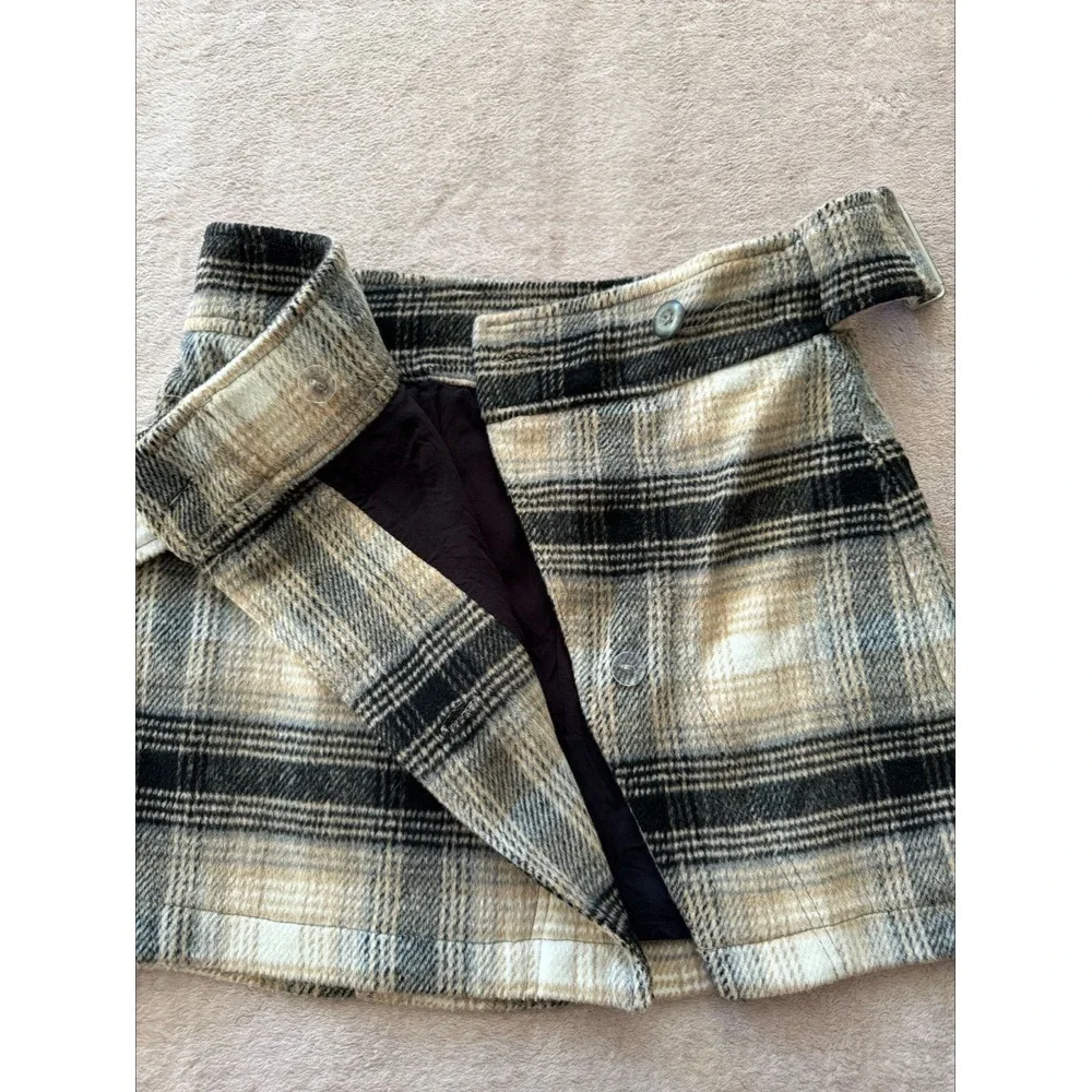 Free People Women's Ari Wrap Skirt Beige Black Plaid Mini‎ Belted Wool Size 2